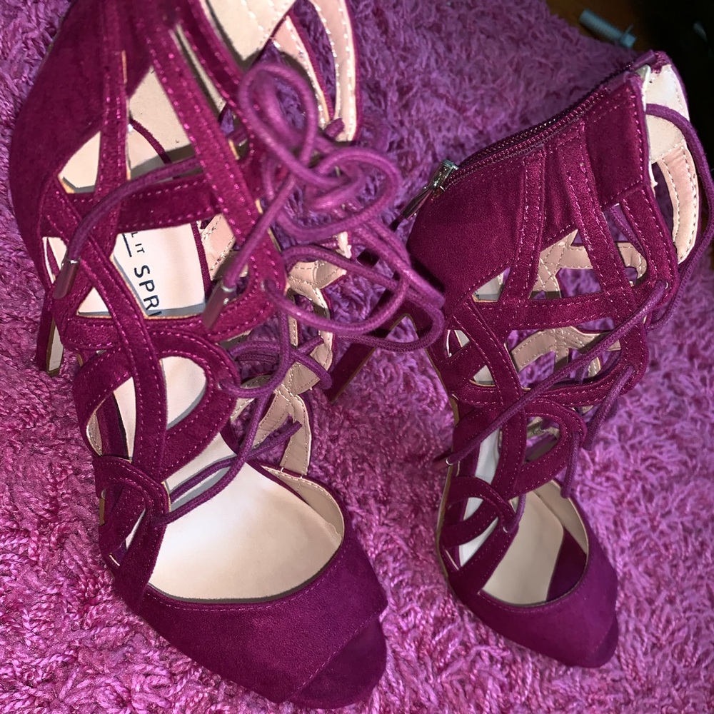 CALLIT SPRING PURPLE HEELS BRAND NEW